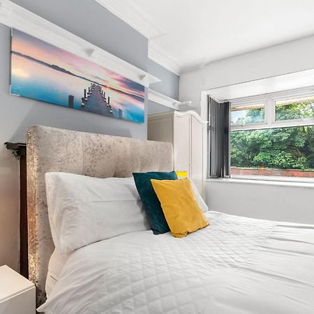 Hilltop Place Suites Near Meadowhall Sheffield Dış mekan fotoğraf