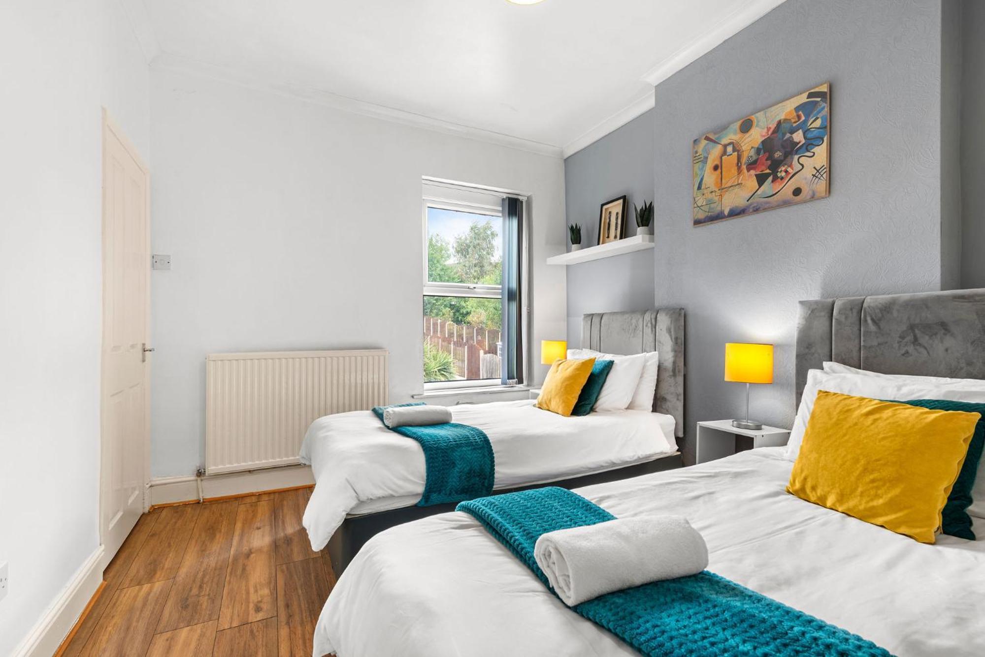 Hilltop Place Suites Near Meadowhall Sheffield Dış mekan fotoğraf
