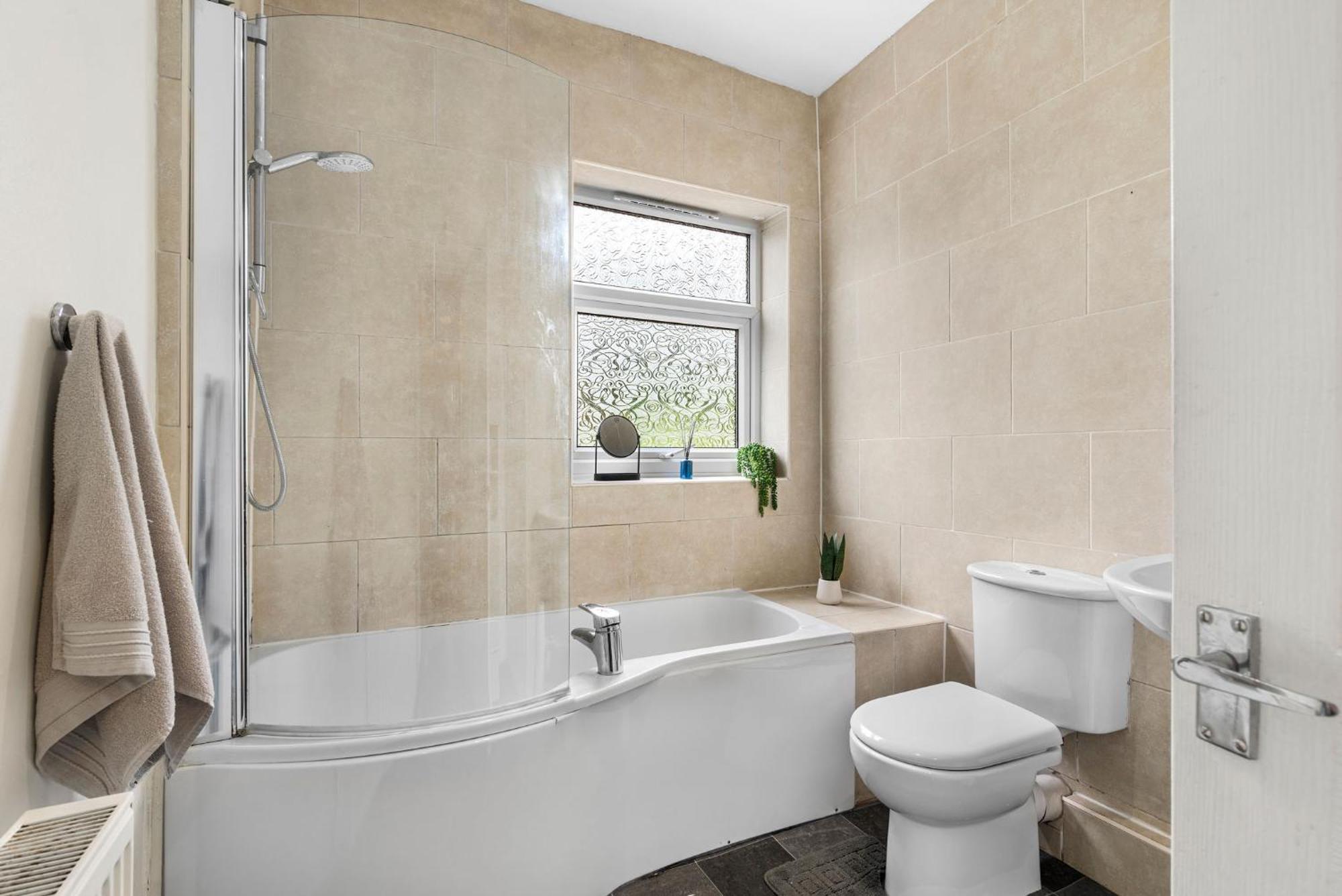 Hilltop Place Suites Near Meadowhall Sheffield Dış mekan fotoğraf