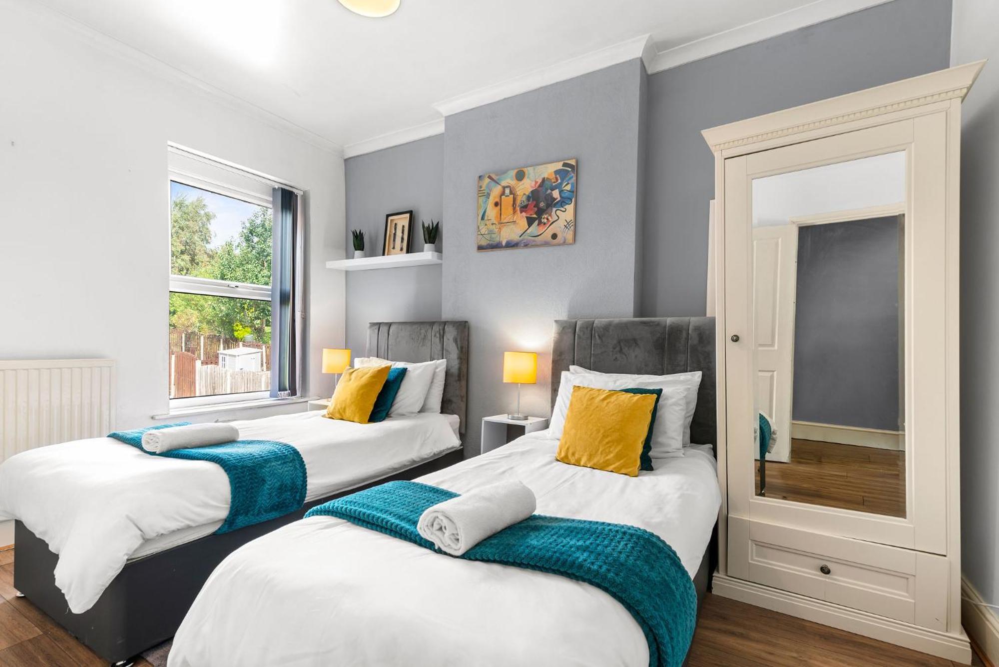 Hilltop Place Suites Near Meadowhall Sheffield Dış mekan fotoğraf