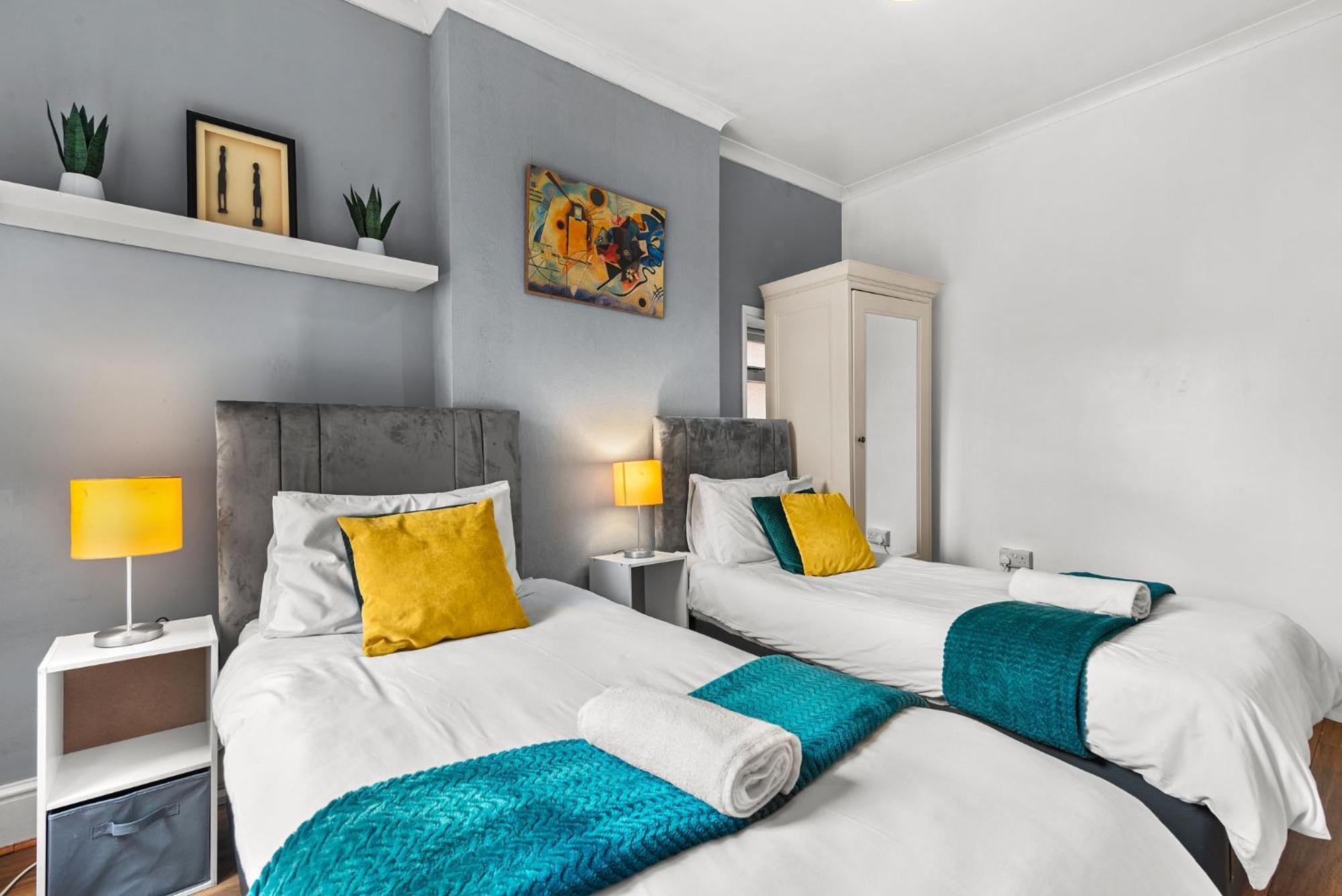 Hilltop Place Suites Near Meadowhall Sheffield Dış mekan fotoğraf