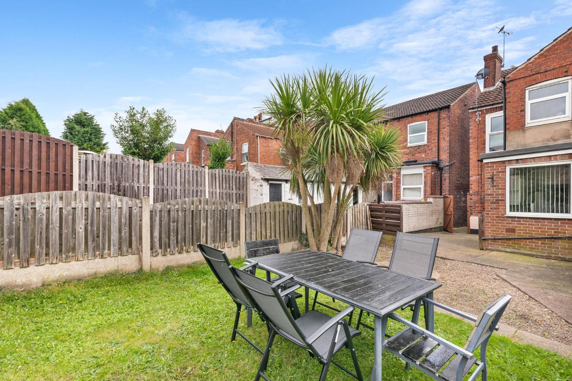 Hilltop Place Suites Near Meadowhall Sheffield Dış mekan fotoğraf