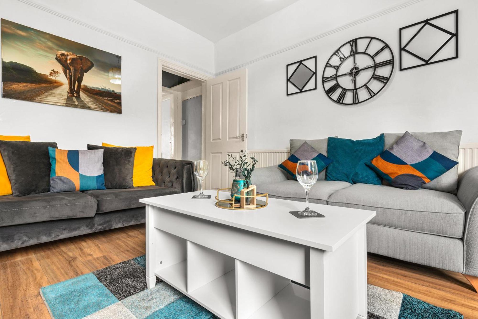 Hilltop Place Suites Near Meadowhall Sheffield Dış mekan fotoğraf